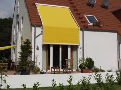 Kunststoff-Fenster mit Beschattung